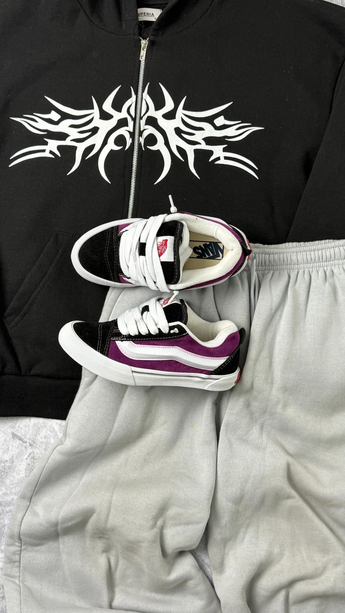 Look frontal